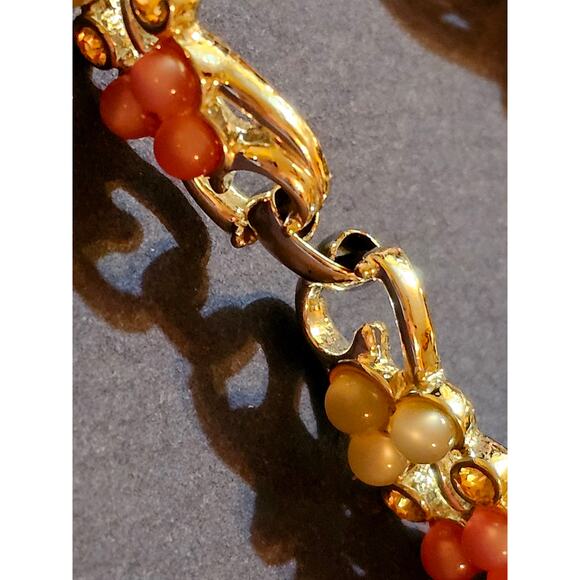 Pretty pink and pearl cabochon bracelet silver toned - Picture 4 of 6